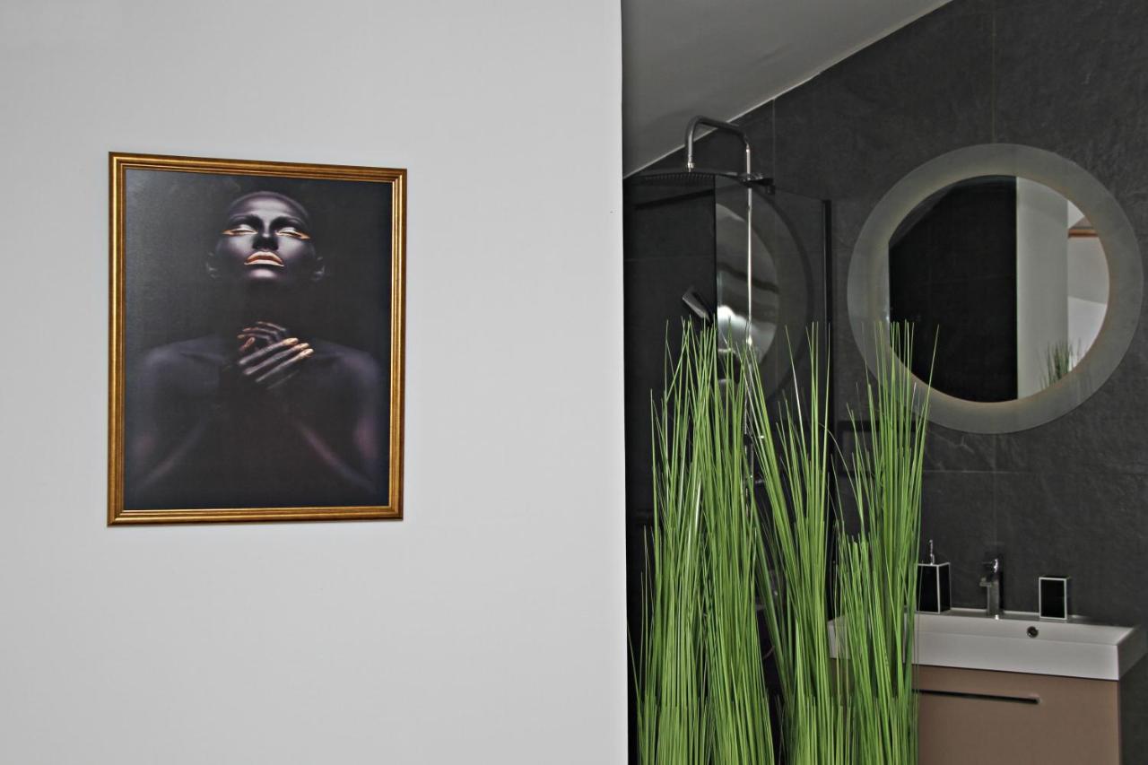 Player'S Pool&Rooms Vonyarcvashegy Exterior foto