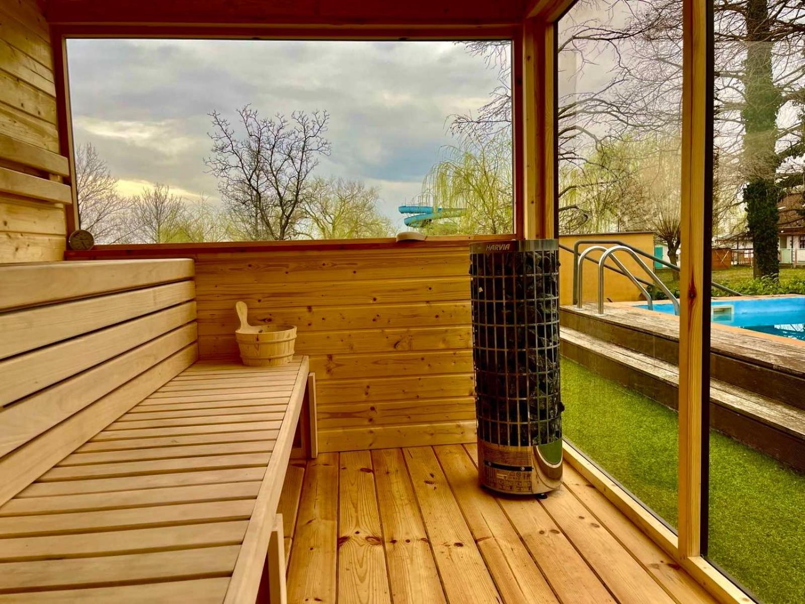 Player'S Pool&Rooms Vonyarcvashegy Exterior foto
